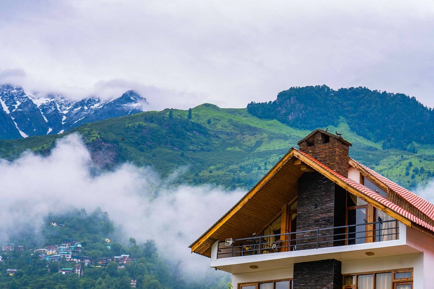 Pravara Cottages mountain view